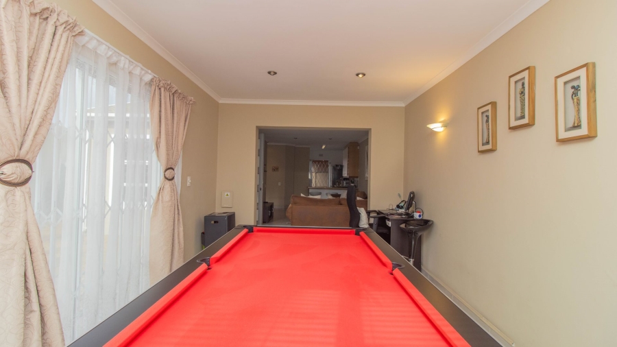 2 Bedroom Property for Sale in Glenwood Western Cape